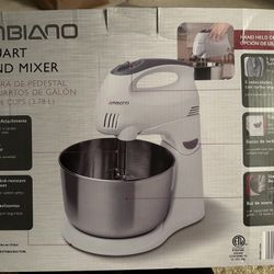4 Quart Mixer With 3 Different Hooks
