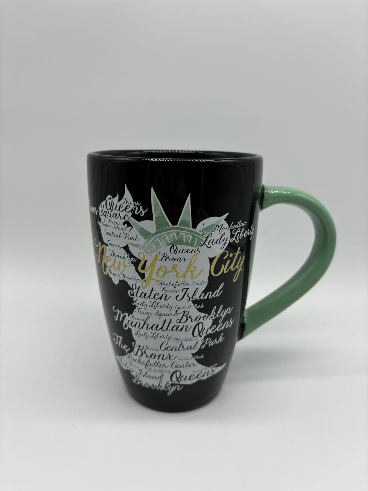 Disney Store NYC  Official Mug Minnie Mouse Statue of Liberty Black Green