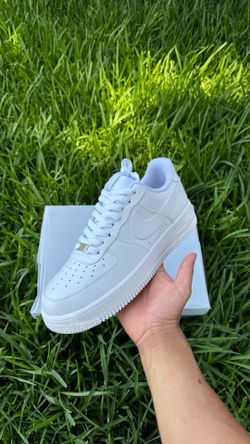 White Airforce 1s Men
