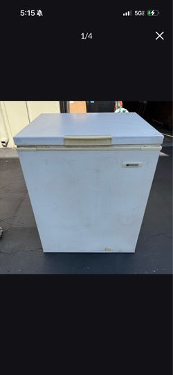White Westinghouse Chest Freezer Good in Working Condition