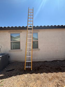 32 foot Fiberglass Extension Ladder