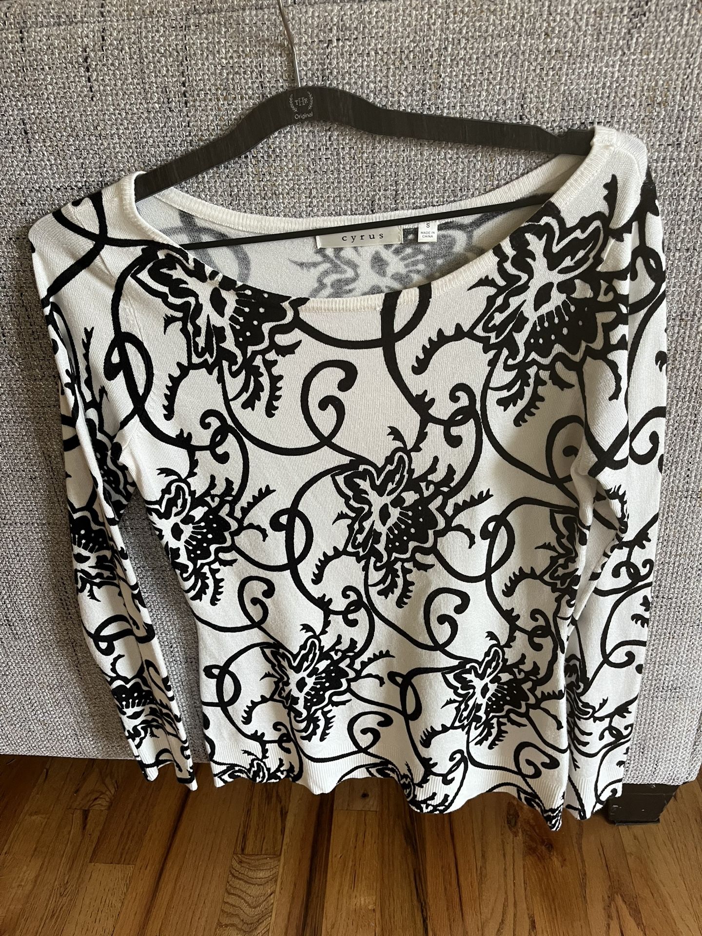 White & Black Lightweight Women’s Sweater
