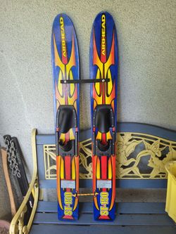 Kids Trainer Water Skis, adjustable bindings MINT COND