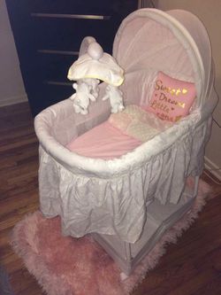 Baby bassinet $100