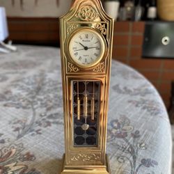 Vintage 1988 Bulova B0550 Brass Miniature Grandfather Clock 