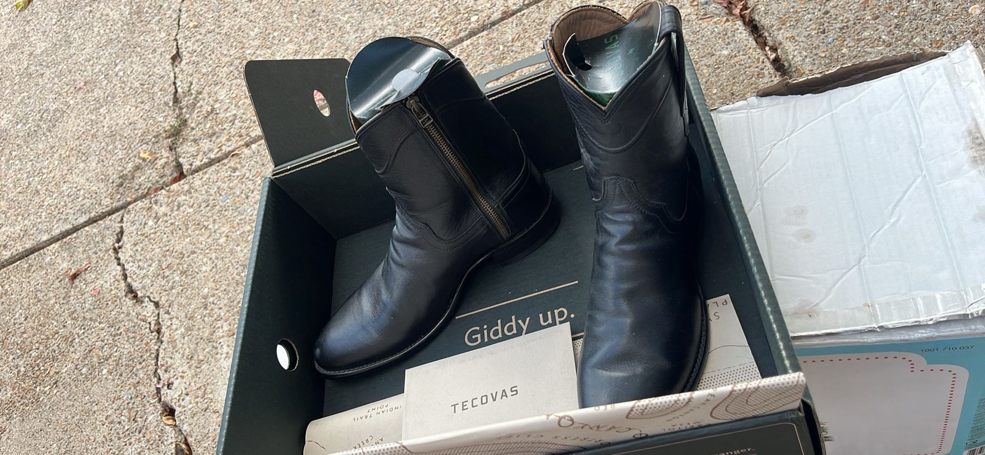Tecovas “The dean” Midnight Calf Size 9D