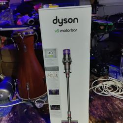 Dyson V9 NEW IN BOX