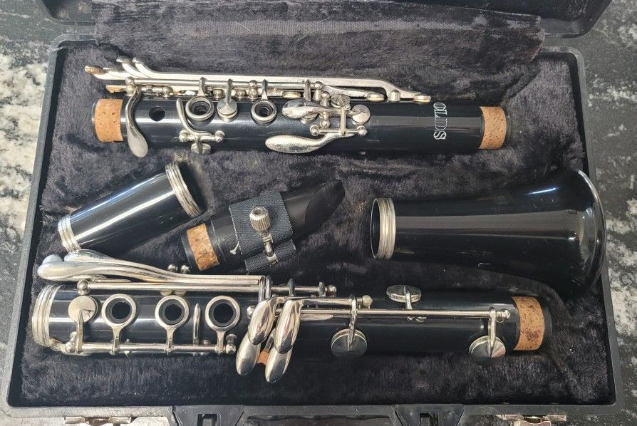 Olds Clarinet With Case