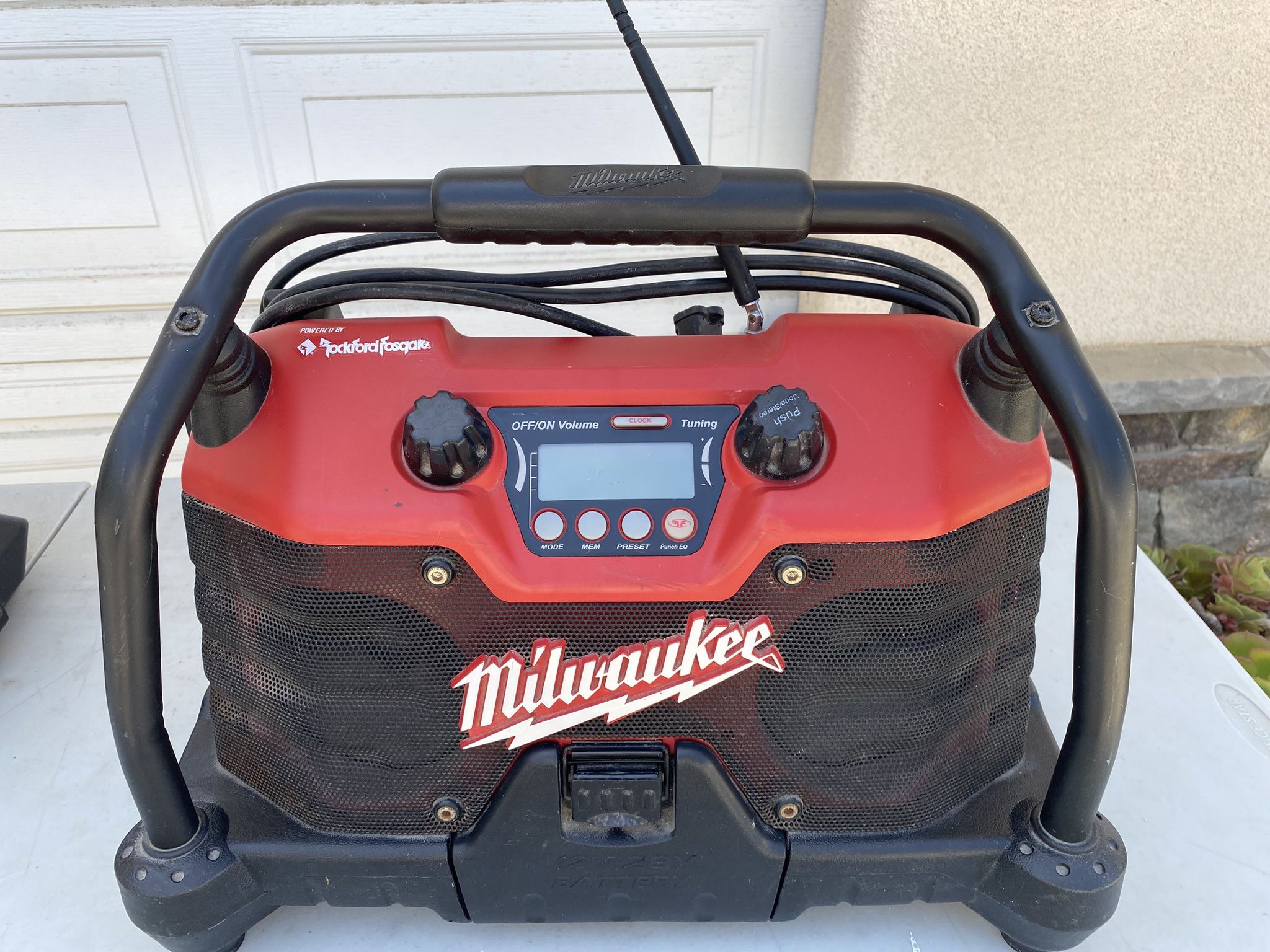 Milwaukee Rockford Fosgate Job Site Radio