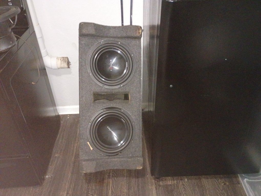 Dual Subwoofer Box And Speakers
