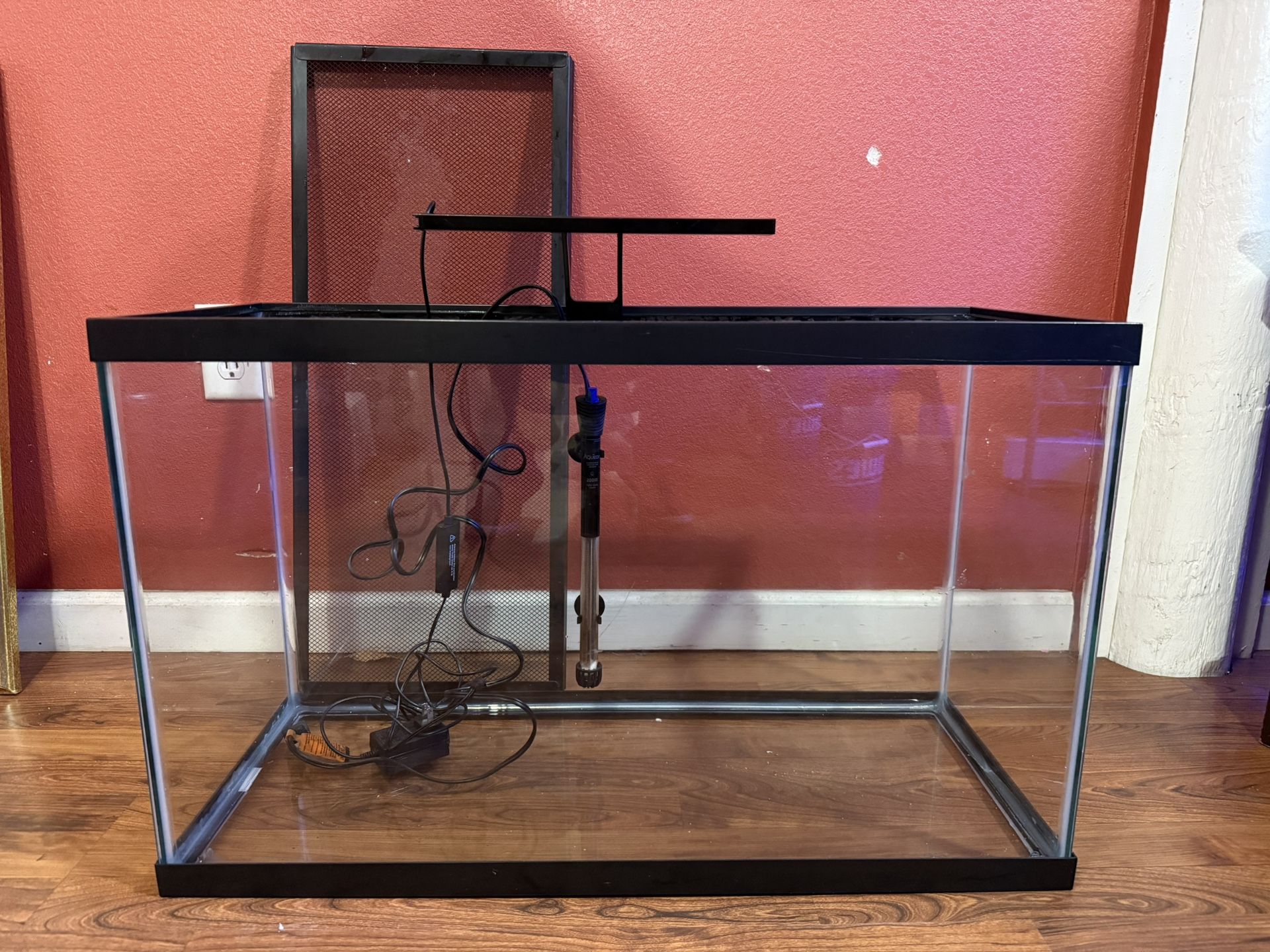 Fish tank/ aquarium 30 gallon