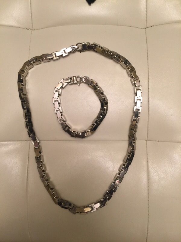 Brand New Stainless Steel 48 inches long Chain&Bracelet. LAWRENCEVILLE GA