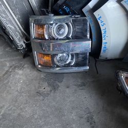2015 2019 Chevy Silverado 2500 Passenger Right Headlight 