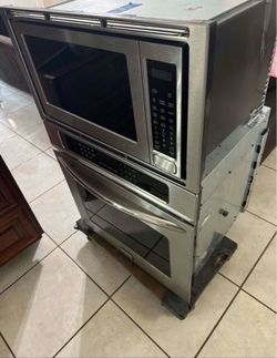 Frigidaire Gallery Oven & Microwave- Excellent Condition