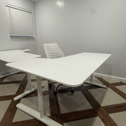 (2) Modern White L-Shaped Desks – Great Condition