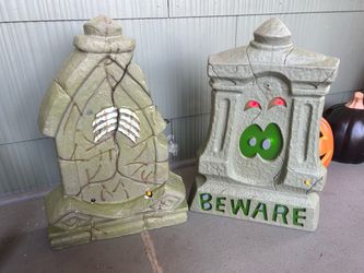 Vintage gemmy tombstones