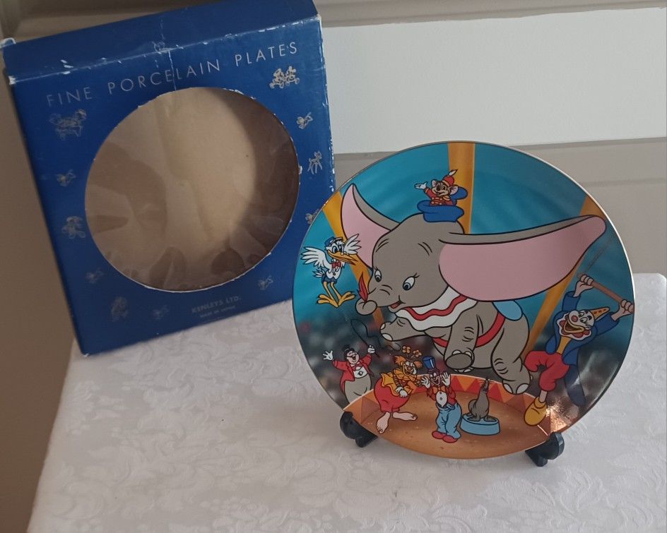 Disney Dumbo Picture Plate Decorative Circus Kenleys 8 1/4" Collector Plate Mint