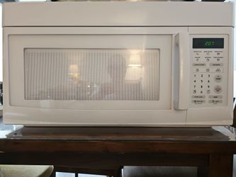 Magic Chef Over-the-Range Microwave – White – Excellent Condition