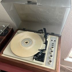 1962 KLH Turntable With Lancer Speakers To Match.  Creates A Warm 1960’s tone for the right person looking for a period correct sound.  