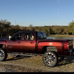 2011 Chevy Silverado 1500 Ltz Custom Paint Lifted 26inch Wheels‼️‼️‼️