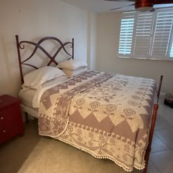 Queen metal Bed Frame  + Queen Boxspring — Red 