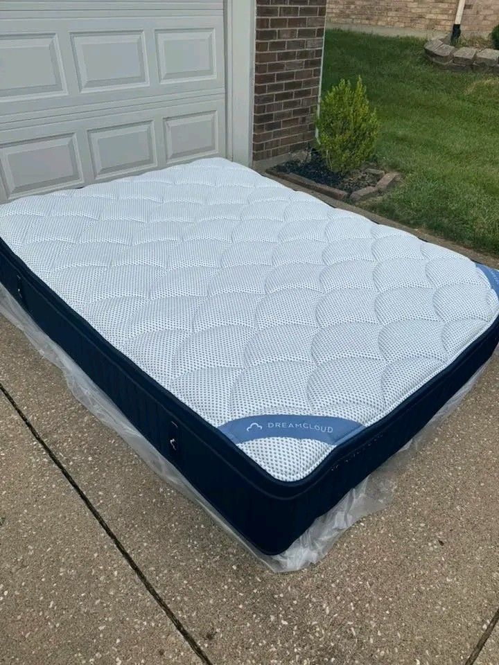 DreamCloud Premier (1 Queen)