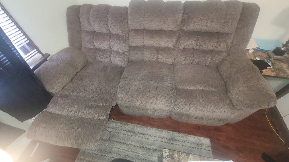 love seat an couch recliners