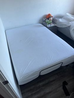 Full size mattress with adjustable frame