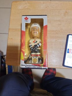 Hockey Great Al MacInnis BOBBLE HEAD 