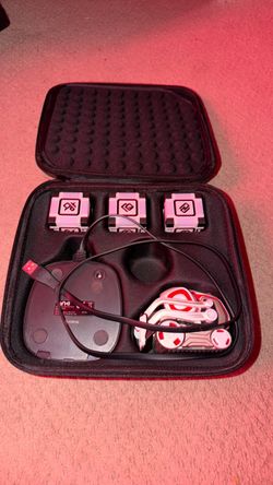 Cozmo robot set with case