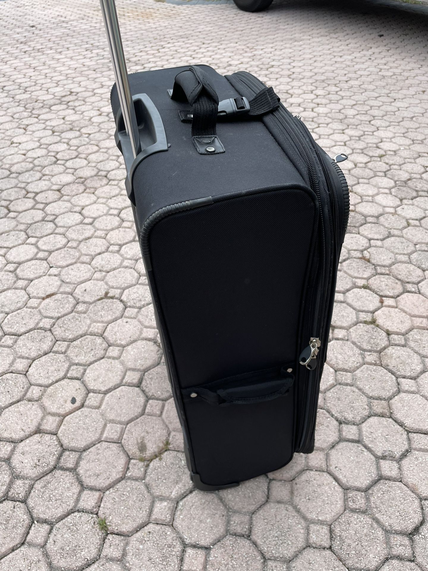 London Fog Suitcase Used But In Good Condition $65 OBO