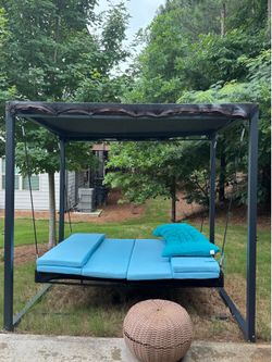 Outdoor patio bed swing