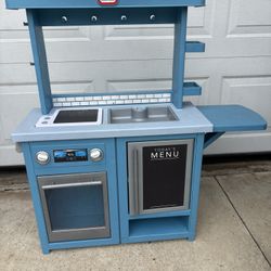 Play Kitchen 