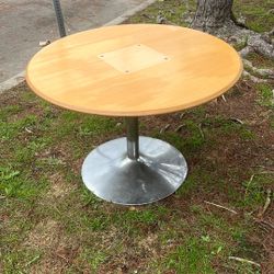 FREE TABLE