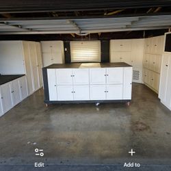 Free Rolling Workbench W/ Storage