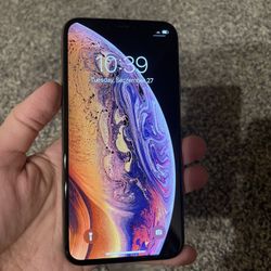 iPhone XS - 64 GB - Unlocked For Worldwide Use 