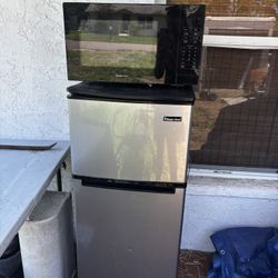 Mini Fridge & Freezer