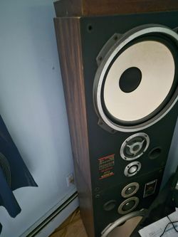 Fisher speakers
