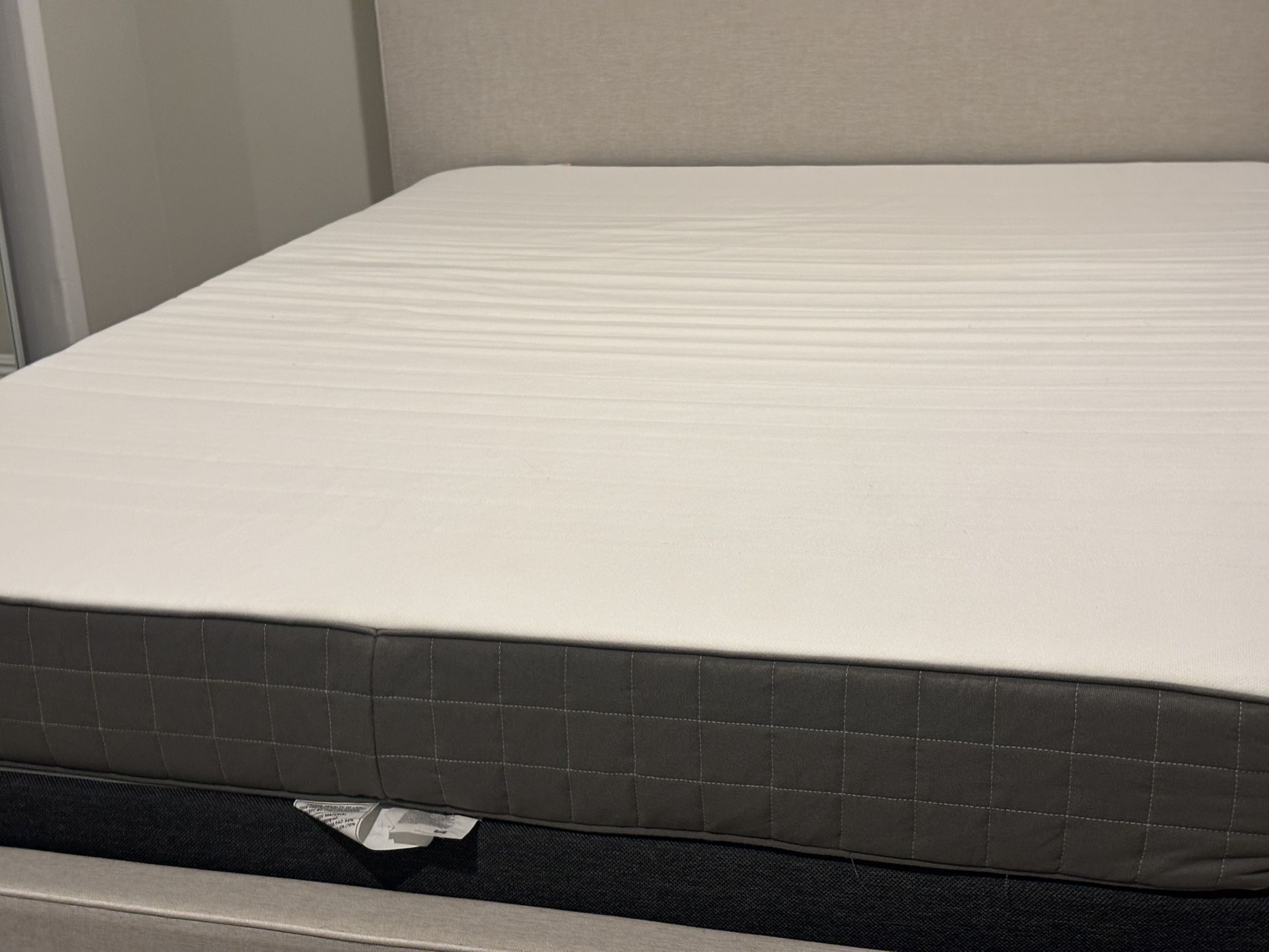 Mattress And Box Frame Queen Home & Garden