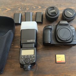 Canon 5D Mark II DSLR Camera w/ 580ex ii Flash , 50mm 1.8 stm, 40mm 2.8 stm