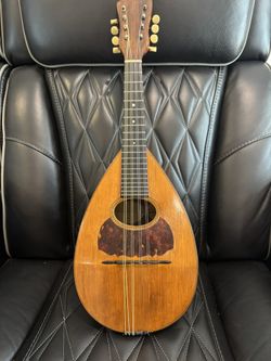 1916 Martin Bowl-Back Mandolin