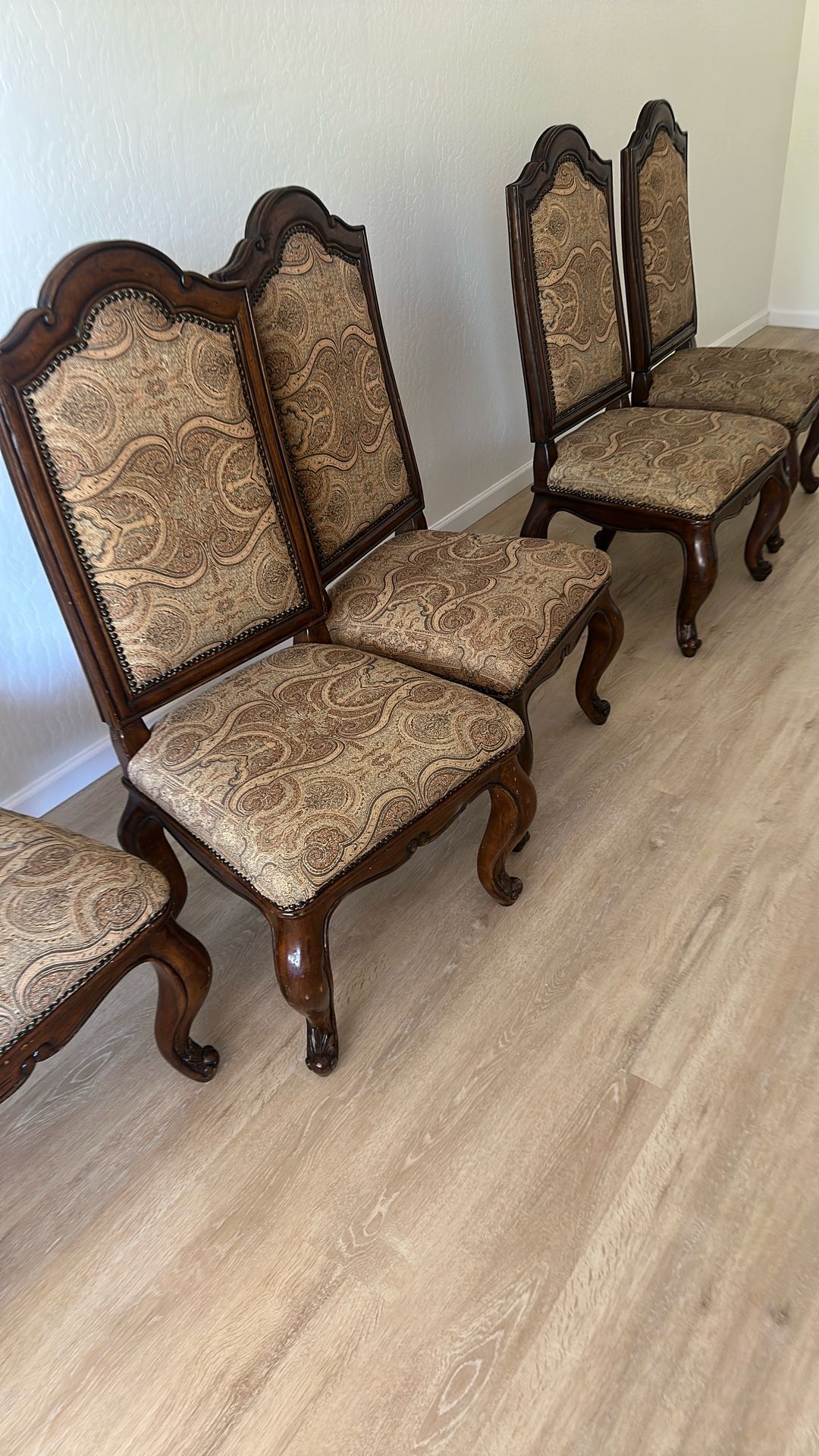 5 Chairs