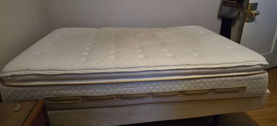 Full size mattress