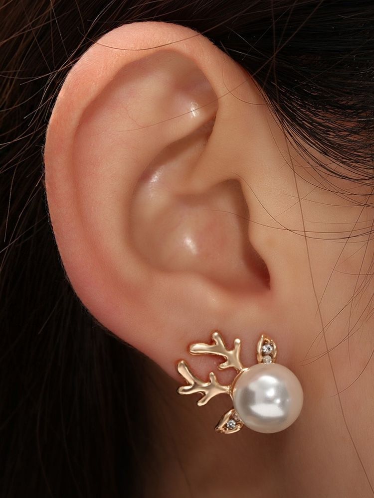 Brand new  (1) pair   Mia belle. Reindeer Ornament Earrings