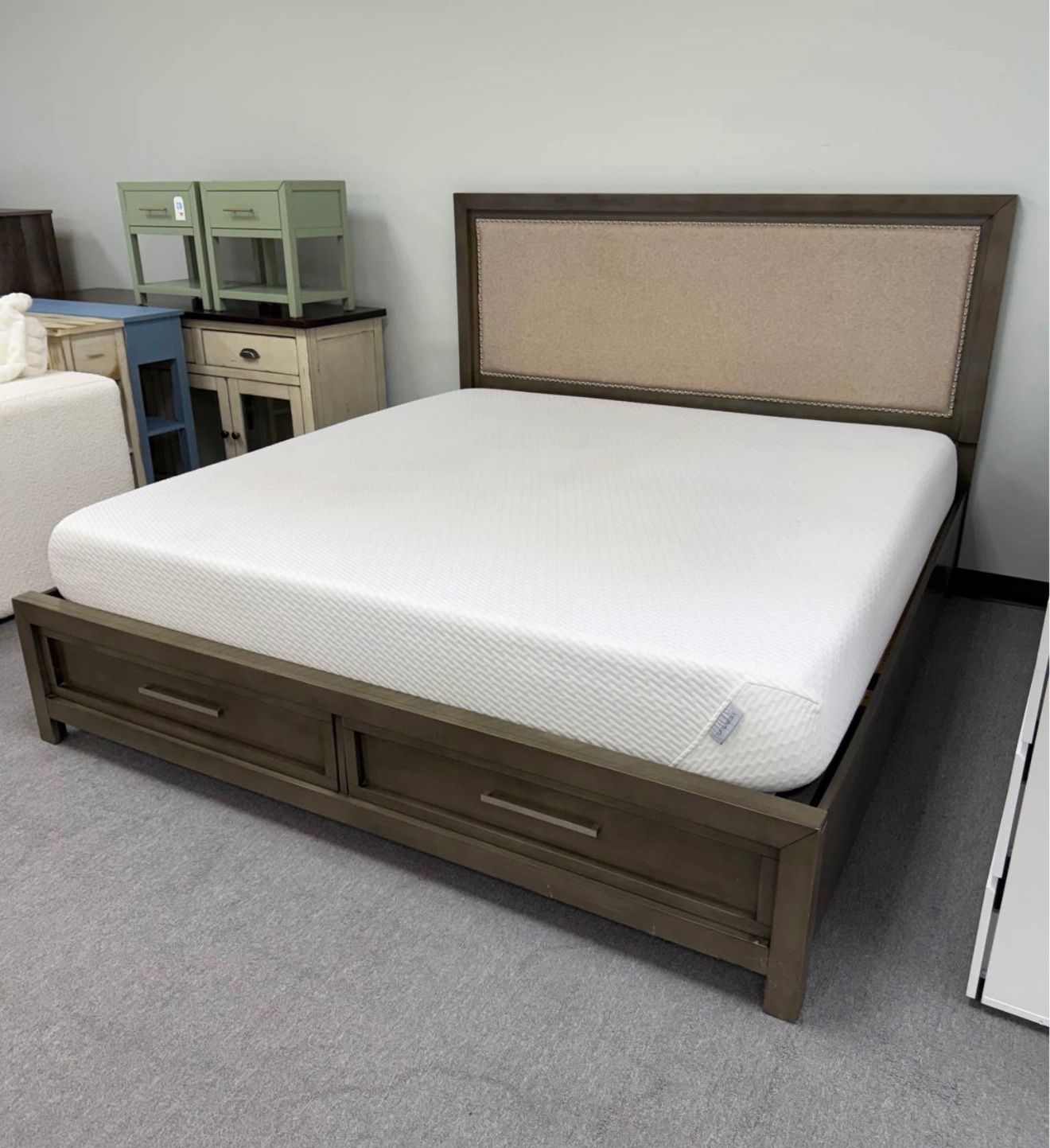 King bed (FREE 24H DELIVERY AND SETUP)