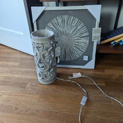 Decorative Light And Wall Art