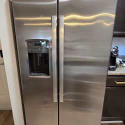 GE 25.3 Cu. Ft. Side-By-Side Refrigerator