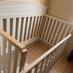 Delta Children Emery 6-1 Crib