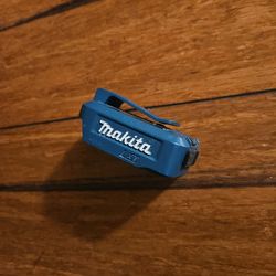 Makita ADP05 18V LXT Lithium-Ion Cordless Power Source