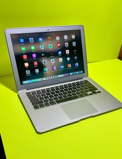 Apple MacBook Air 13” i5/8GB/256GB SSD $180